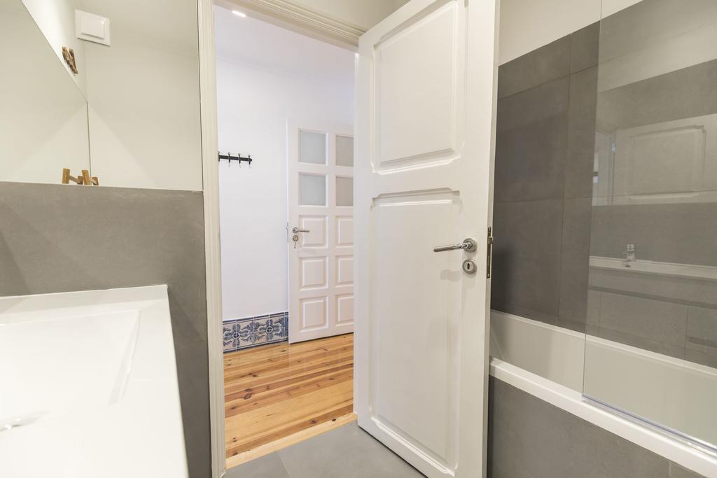 Lovelystay - Downtown Magnificent Flat Lisbona Esterno foto