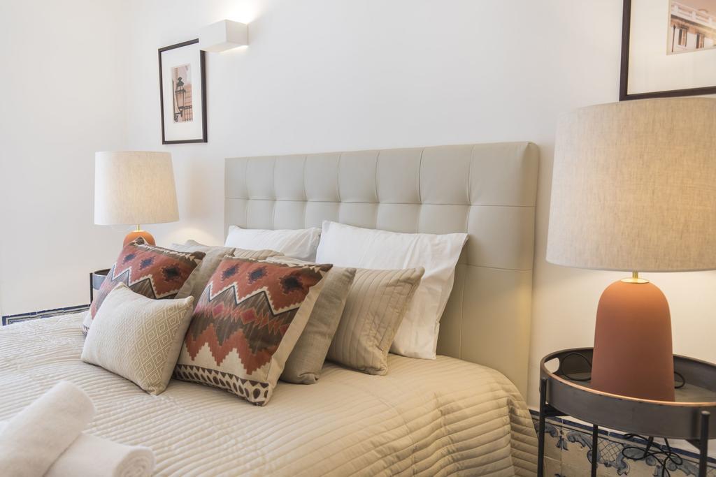 Lovelystay - Downtown Magnificent Flat Lisbona Esterno foto